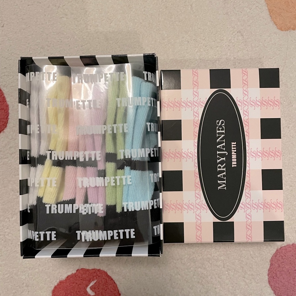 NWT Trumpette Mary Janes baby socks size 0-12month